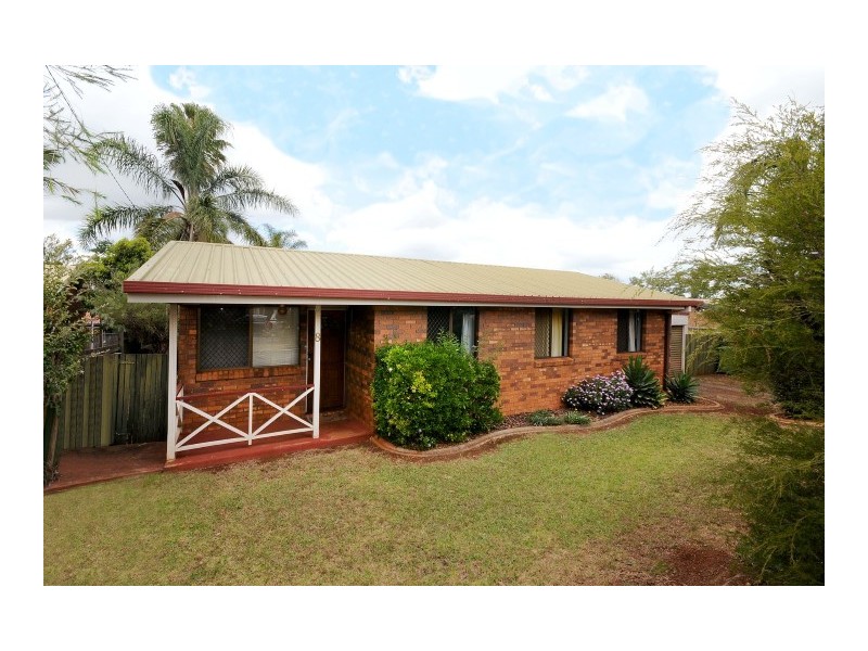 8 Coonawarra Court, Wilsonton Heights QLD 4350