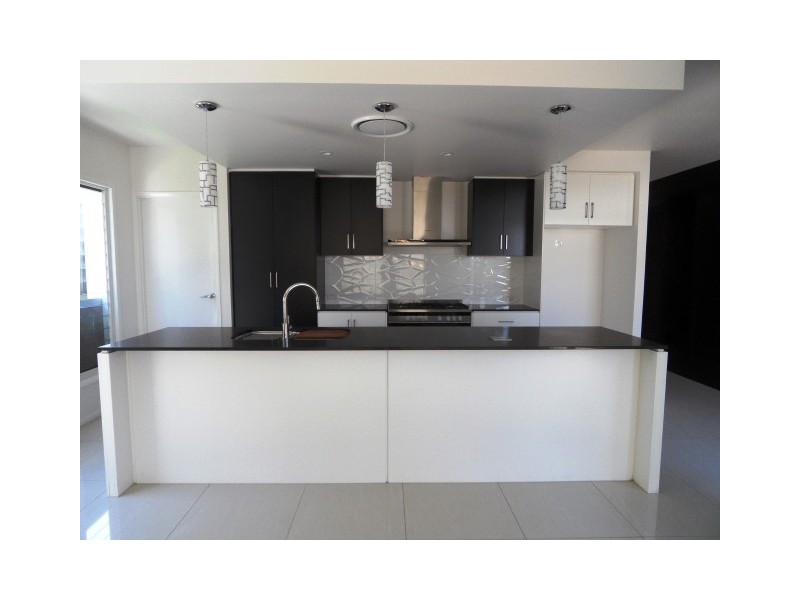 UNIT 1/33 Horrocks Crescent, Kearneys Spring QLD 4350