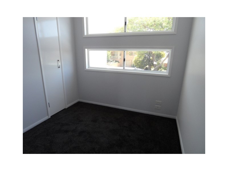 UNIT 1/33 Horrocks Crescent, Kearneys Spring QLD 4350