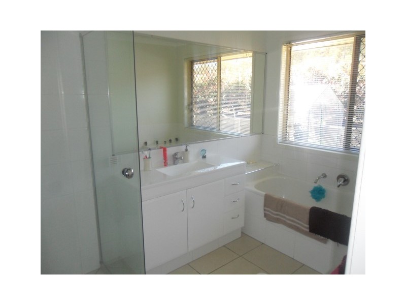 17 Rubie Court, Westbrook QLD 4350