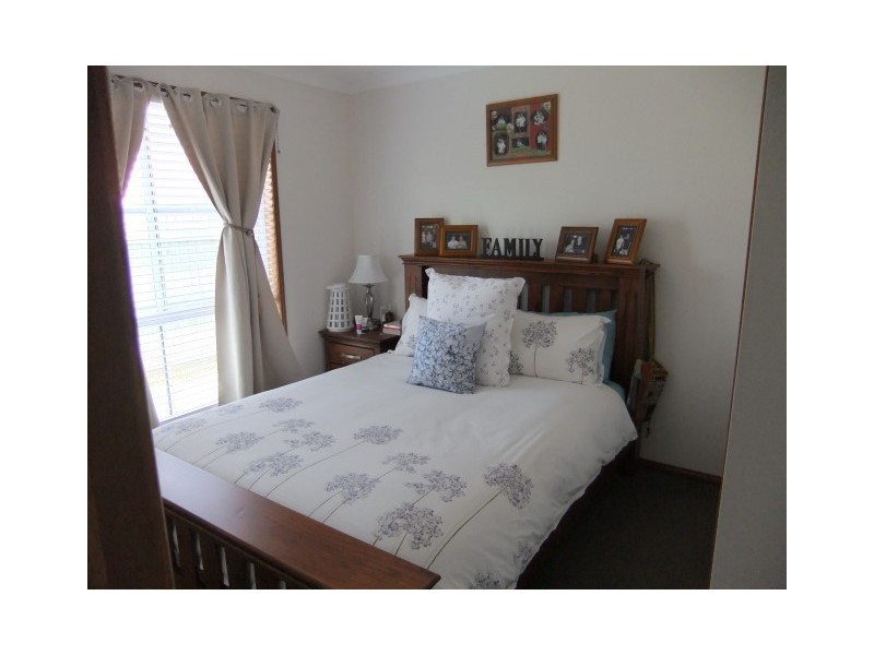 4 Bottlebrush Court, Glenvale QLD 4350