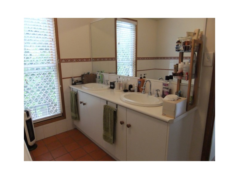 4 Bottlebrush Court, Glenvale QLD 4350