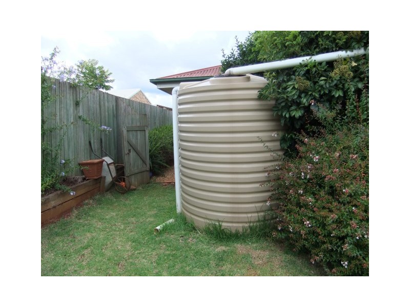 4 Bottlebrush Court, Glenvale QLD 4350