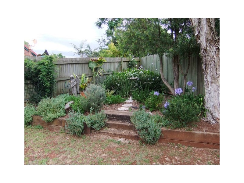 4 Bottlebrush Court, Glenvale QLD 4350