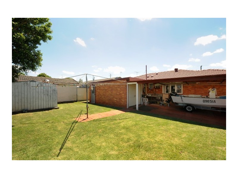 277 Tor Street, Wilsonton QLD 4350