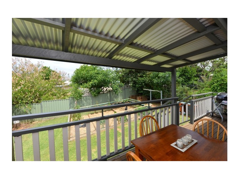 2 Gladstone Street, Newtown QLD 4350