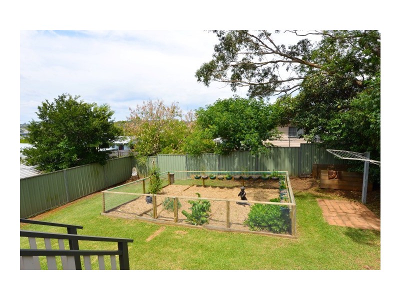 2 Gladstone Street, Newtown QLD 4350