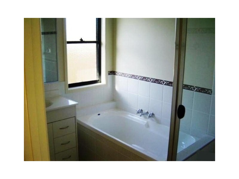 9 Wareena Cresent, Glenvale QLD 4350