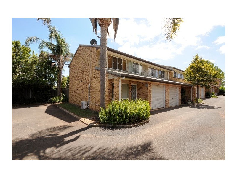 8/233 Hume Street, South Toowoomba QLD 4350