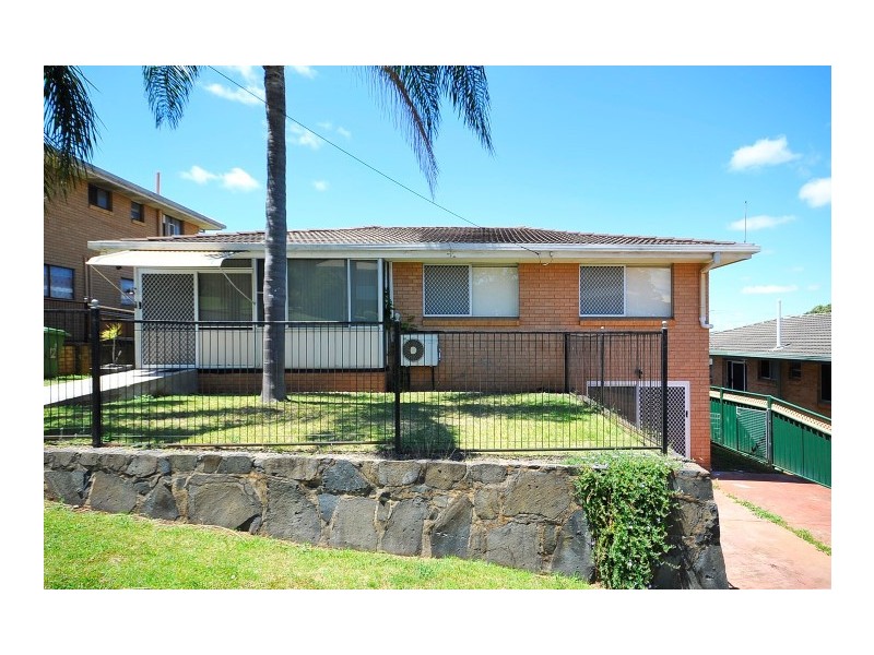 12 Greenbury Street, Rockville QLD 4350