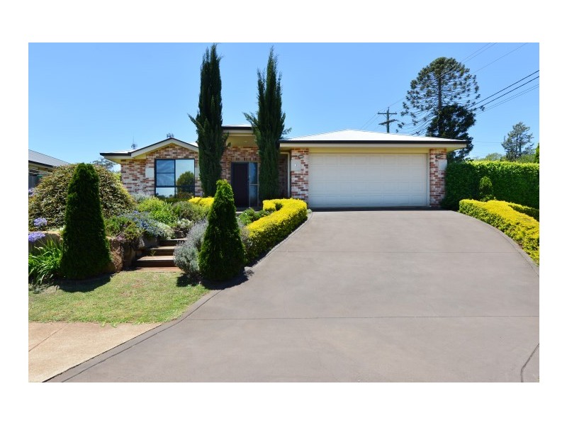 38 Banksdale Drive, Middle Ridge QLD 4350