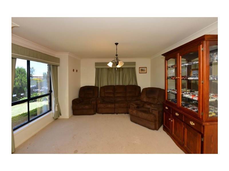 38 Banksdale Drive, Middle Ridge QLD 4350