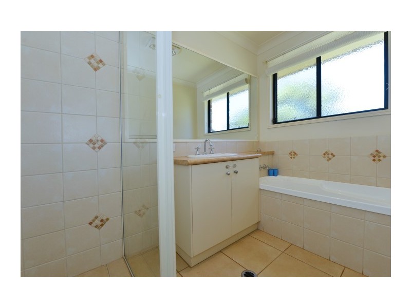 38 Banksdale Drive, Middle Ridge QLD 4350