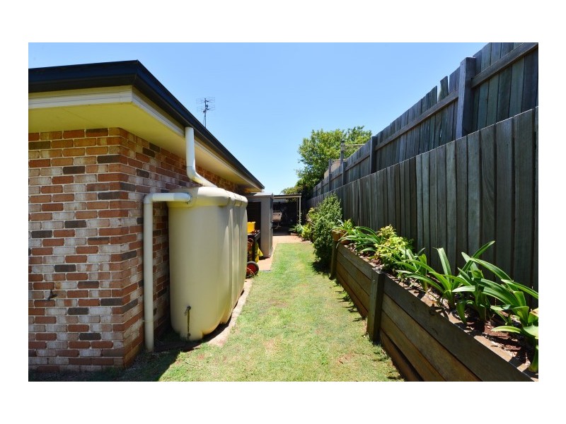 38 Banksdale Drive, Middle Ridge QLD 4350