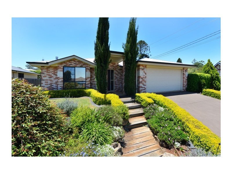 38 Banksdale Drive, Middle Ridge QLD 4350