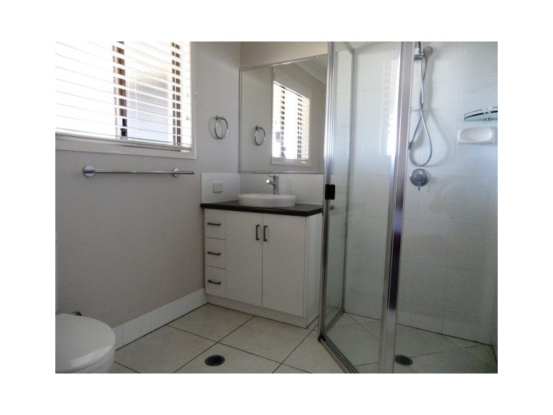 1 Vinnicombe St, Kearneys Spring QLD 4350