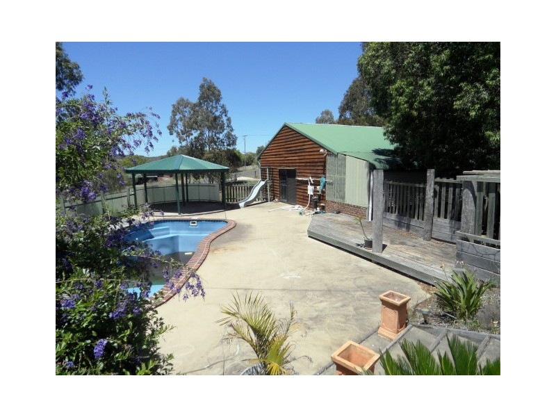 3 Nichols Drive, Glencoe QLD 4352