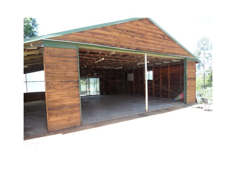 3 Nichols Drive, Glencoe QLD 4352