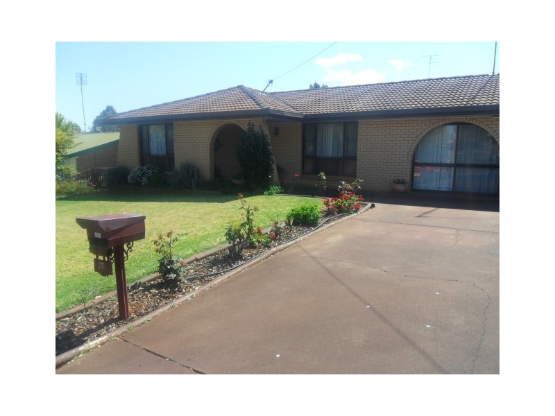 35 Lindberg Street, Wilsonton QLD 4350