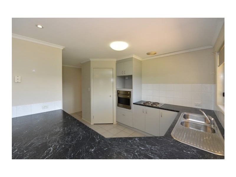 1 Jacaranda Court, Westbrook QLD 4350