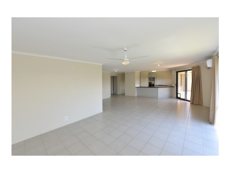 1 Jacaranda Court, Westbrook QLD 4350