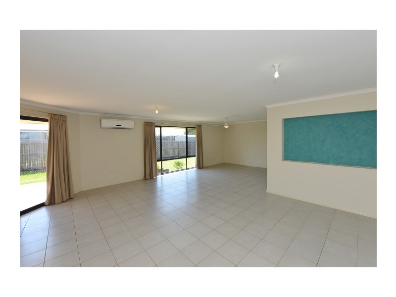 1 Jacaranda Court, Westbrook QLD 4350