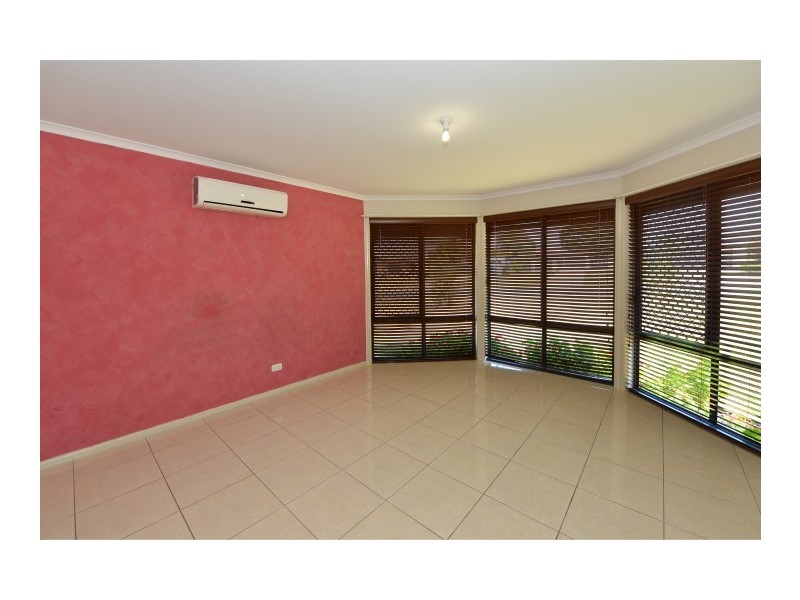 1 Jacaranda Court, Westbrook QLD 4350