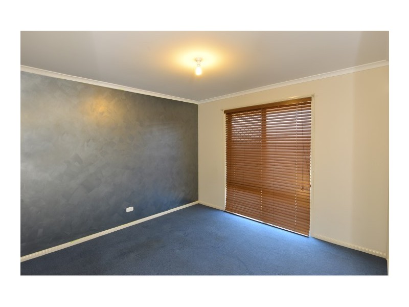 1 Jacaranda Court, Westbrook QLD 4350