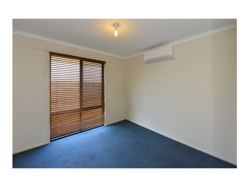 1 Jacaranda Court, Westbrook QLD 4350