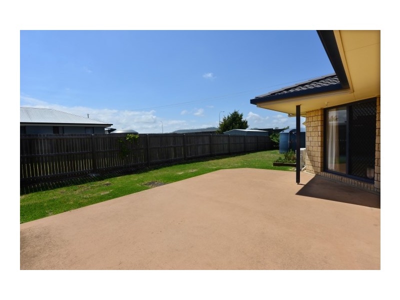 1 Jacaranda Court, Westbrook QLD 4350