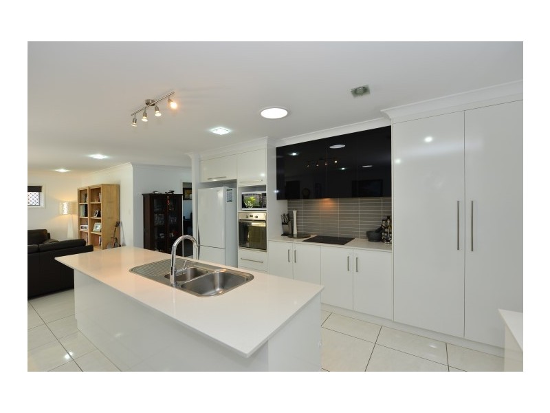 42 Sommariva Street, Westbrook QLD 4350