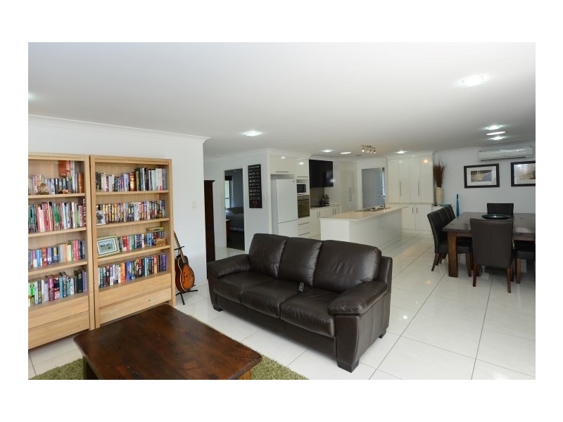 42 Sommariva Street, Westbrook QLD 4350