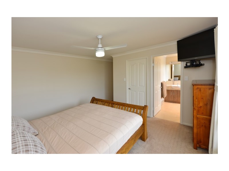 19 Ashford Drive, Wyreema QLD 4352