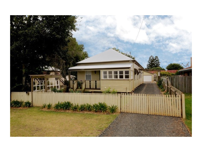 14 Bernard Street, Newtown QLD 4350