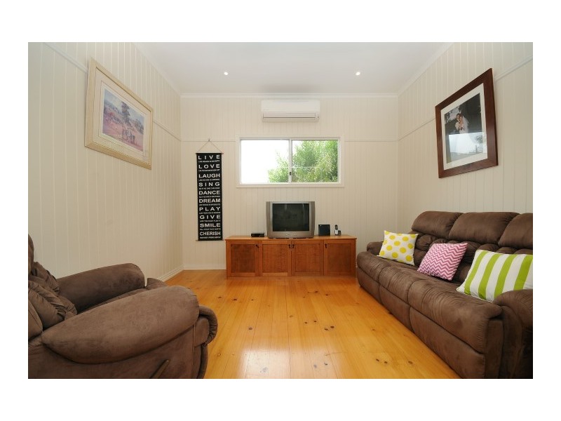 14 Bernard Street, Newtown QLD 4350