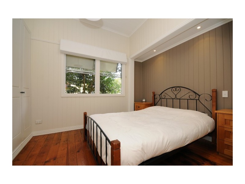 14 Bernard Street, Newtown QLD 4350