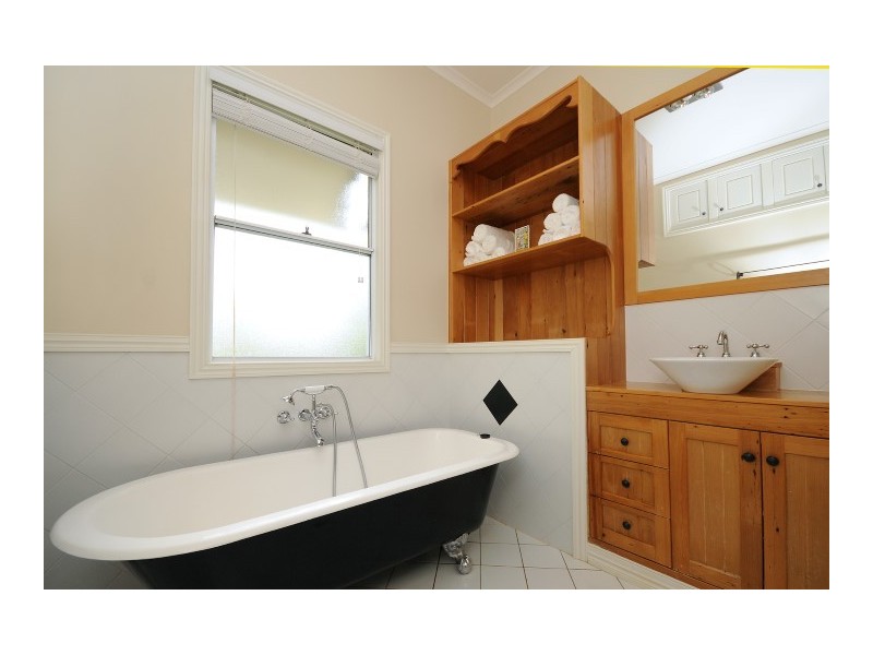 14 Bernard Street, Newtown QLD 4350