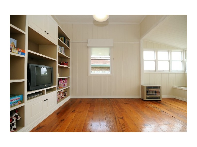 14 Bernard Street, Newtown QLD 4350