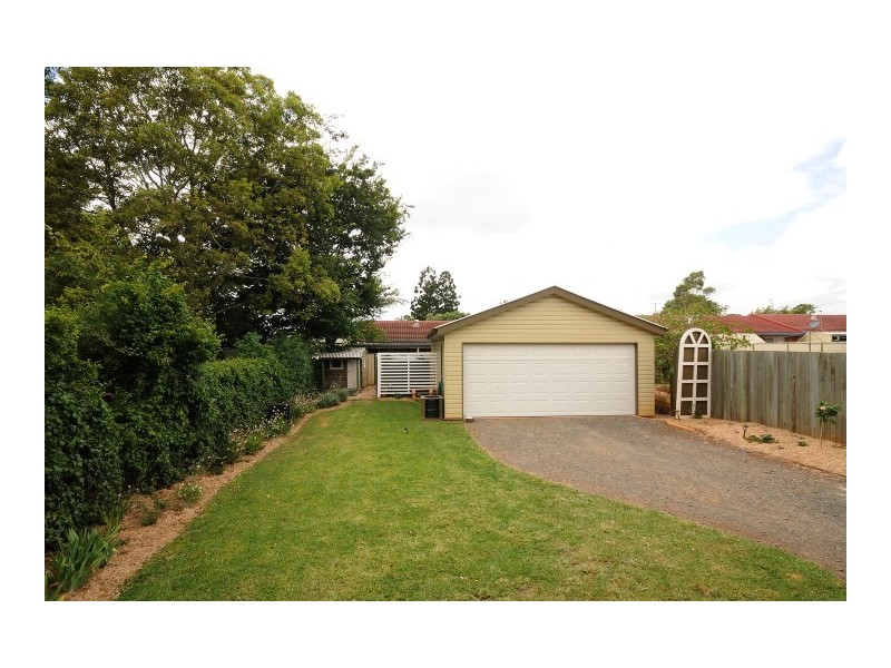 14 Bernard Street, Newtown QLD 4350