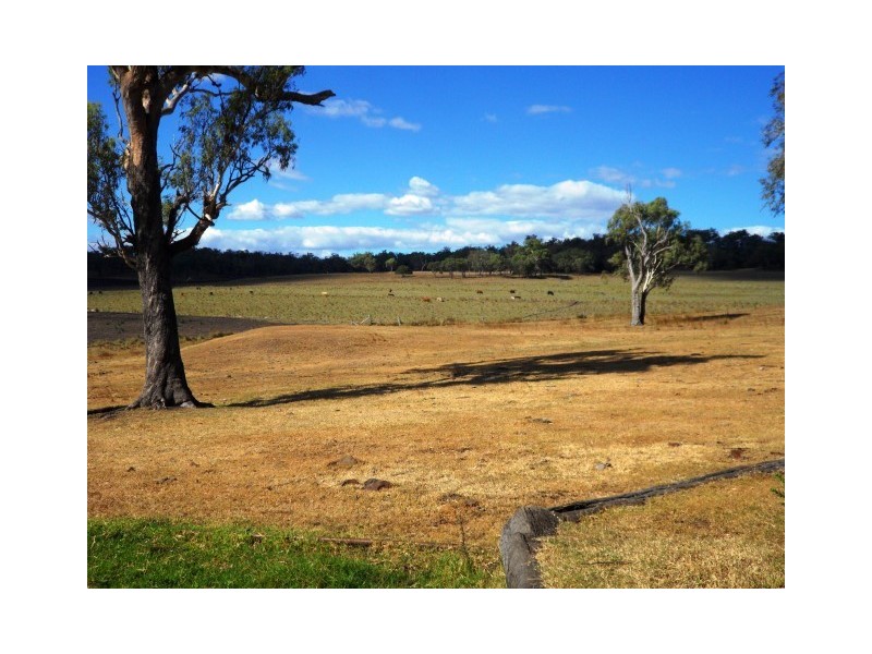 209 Felton Homestead Rd, Felton QLD 4358