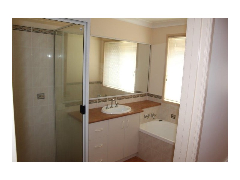 576 Hume Street, Middle Ridge QLD 4350