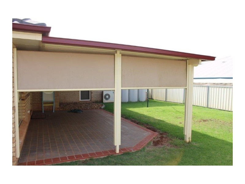 576 Hume Street, Middle Ridge QLD 4350