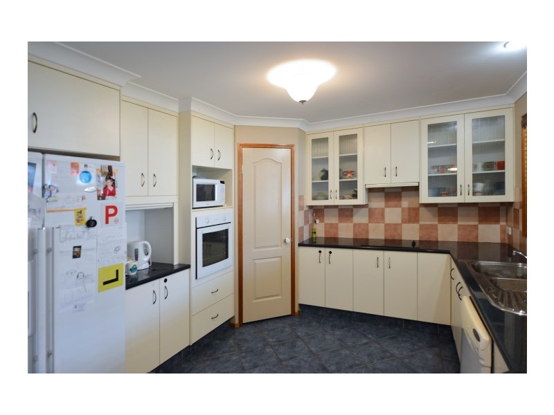 1 Keats Court, Westbrook QLD 4350