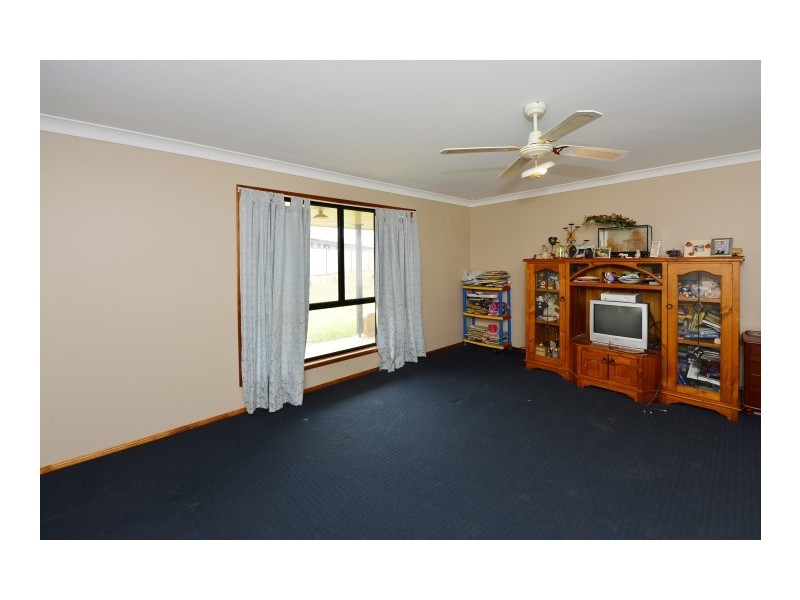 1 Keats Court, Westbrook QLD 4350
