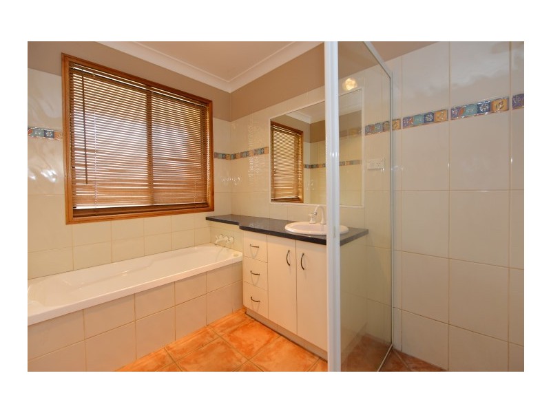 1 Keats Court, Westbrook QLD 4350