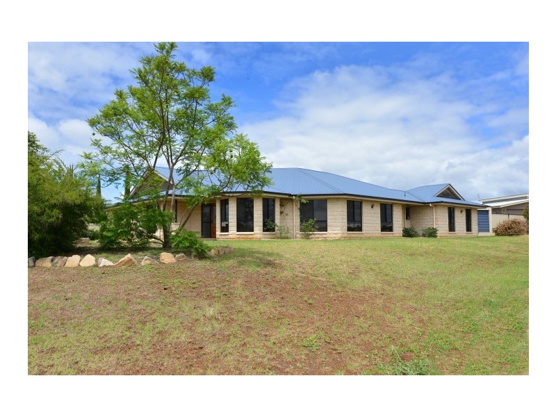 1 Keats Court, Westbrook QLD 4350