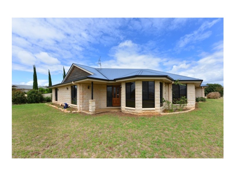 1 Keats Court, Westbrook QLD 4350