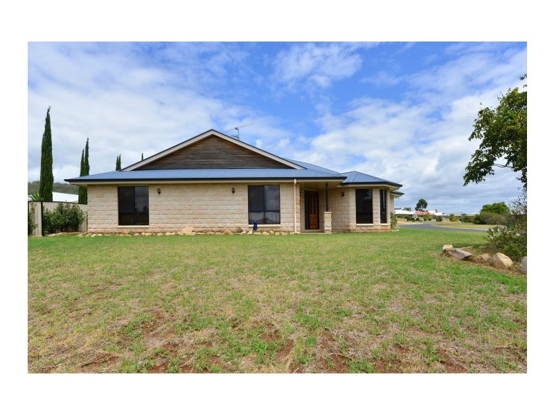 1 Keats Court, Westbrook QLD 4350