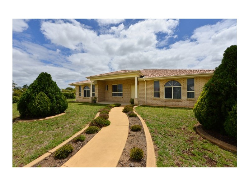 36 Belclaire Drive, Westbrook QLD 4350