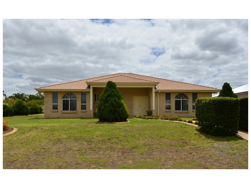 36 Belclaire Drive, Westbrook QLD 4350